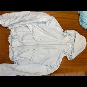 lululemon always effortless jacket in size 4 color ocean air